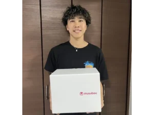 musubouを受け取った従業員の写真 災害備蓄品 musubou 従業員と同居家族へプレゼント
